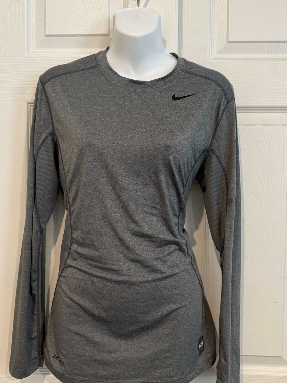 Nike Women’s Charcoal Gray Long Sleeve Dri-FIT Top